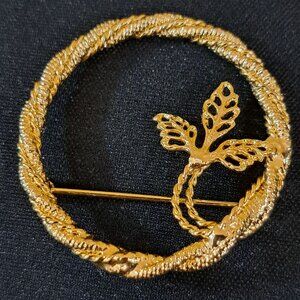 Vintage Gold-Tone Leaf Circle Brooch Pin